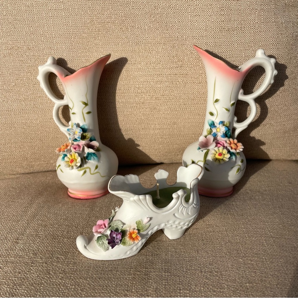 Vintage Interpur Pitchers & Vintage Lefton China ankle boot